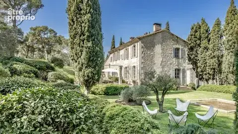 Maison 6 pièces 232 m² à vendre à Saint-Etienne-Du-Gres (13103) - photo 2