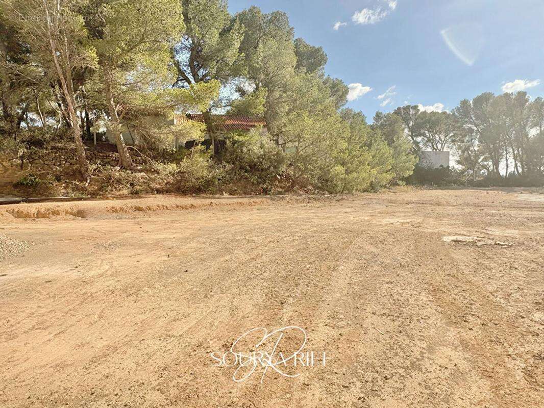 Terrain à LEZIGNAN-CORBIERES