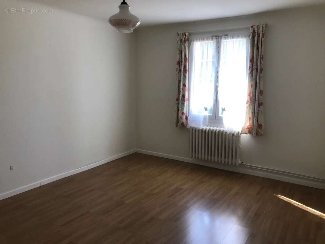 Maison et dépendances aux portes de Bressuire - photo 8