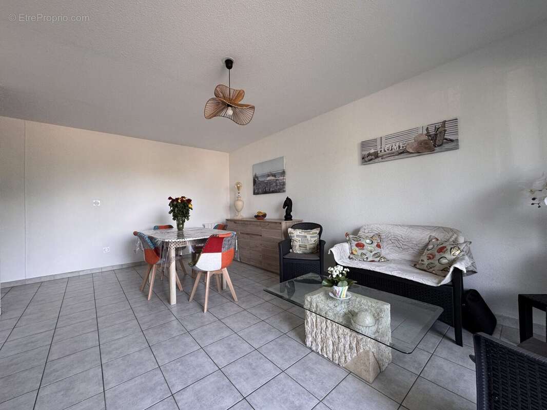 Appartement 62 m² à La Riviere-Saint-Sauveur  - photo 9