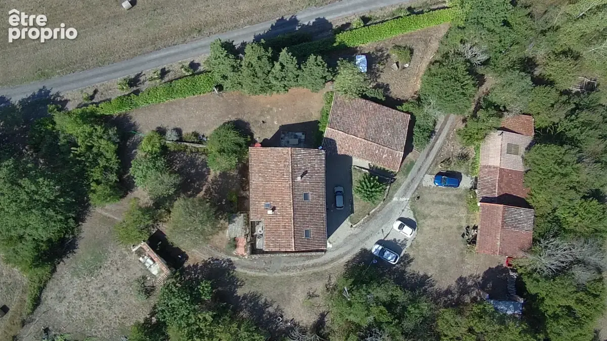 Escueillens-corps de ferme de caractere renové 26 hectares de prairies et bois - photo 2