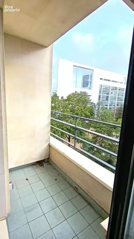 PARIS XVème, bords de Seine superbe 3 pièces de 77 m2 avec balcon, 2 grandes caves et parking en sous-sol. - photo 16