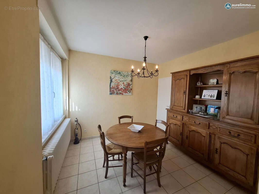 Maison 190 m² à Neris-Les-Bains  - photo 7