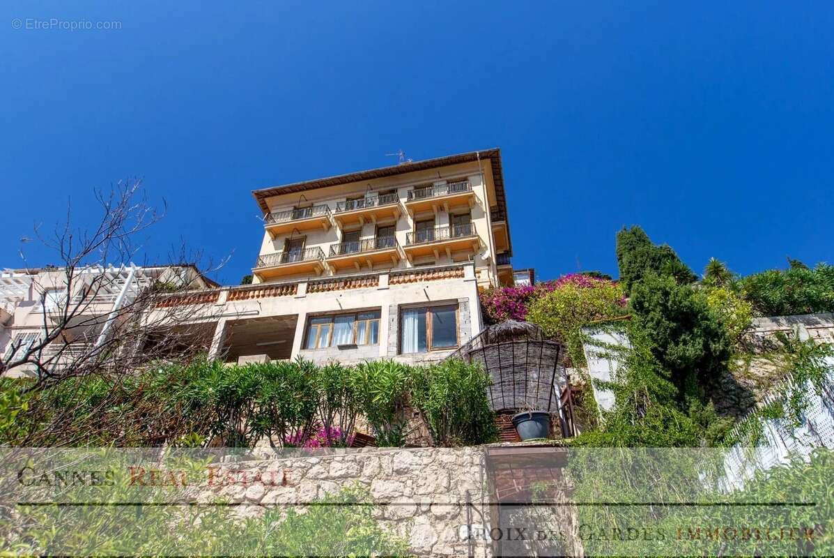 Appartement à ROQUEBRUNE-CAP-MARTIN