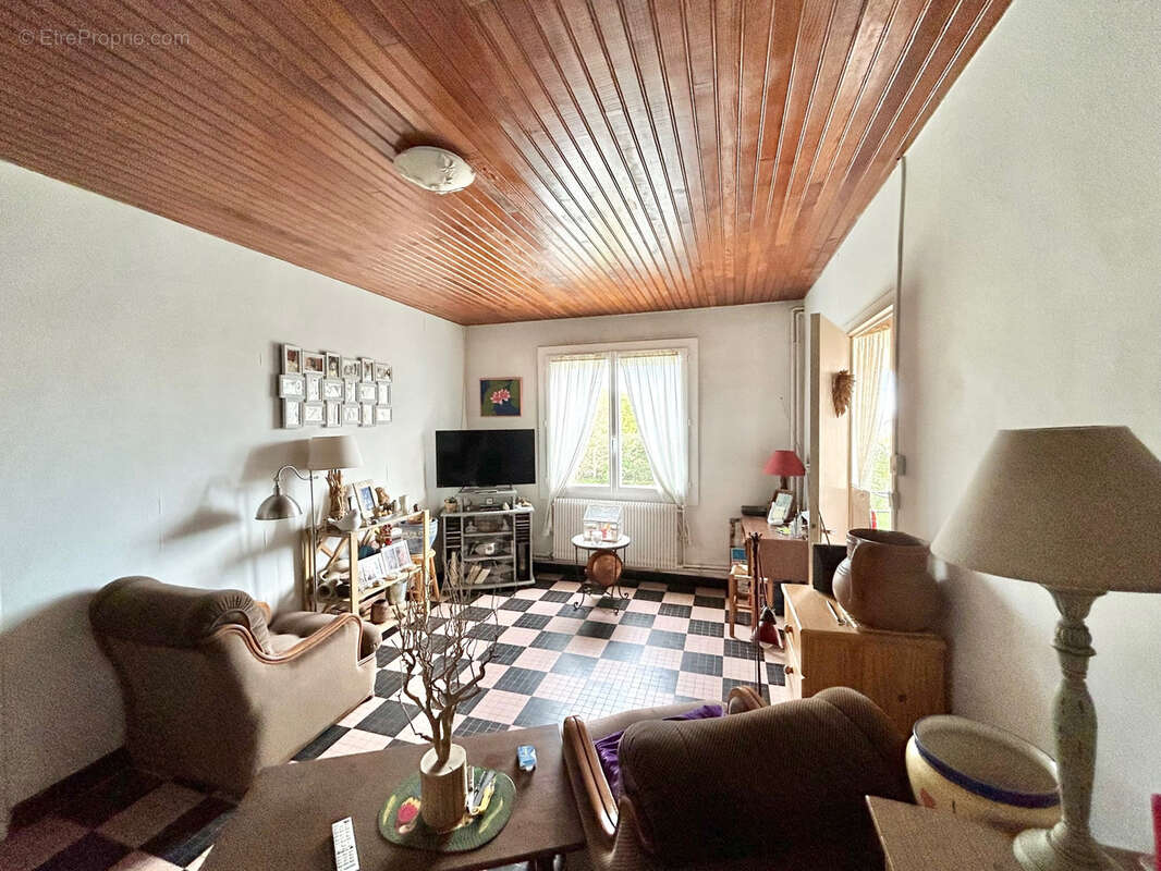 Maison à SAINT-MARTIN-DE-SESCAS