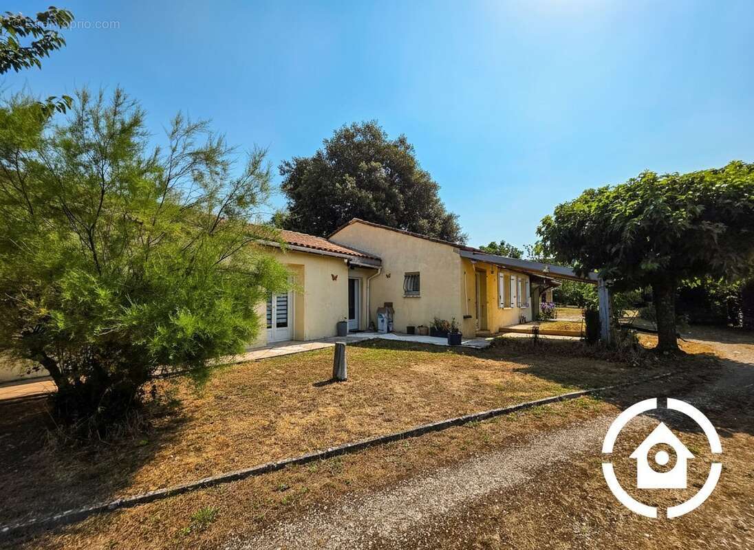 Maison 140 m² à Chateaubernard  - photo 3