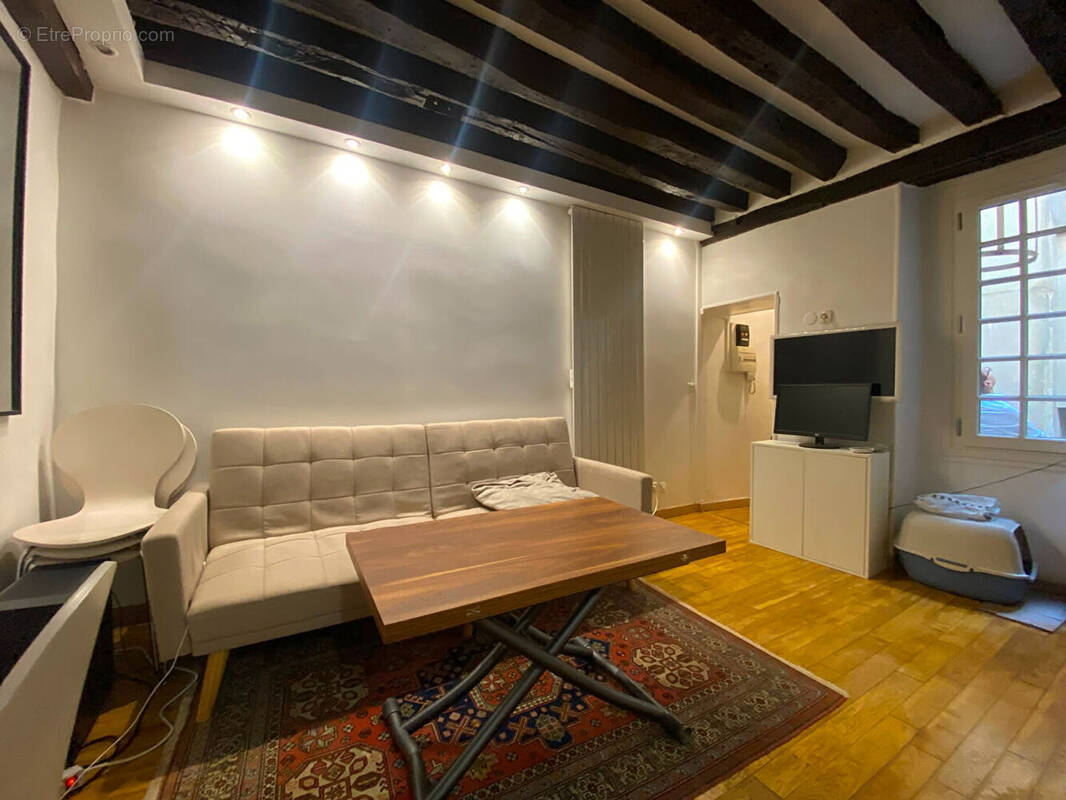Appartement à PARIS-3E