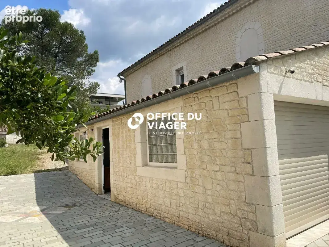 Maison - 5 pièces - 210 m² - photo 14