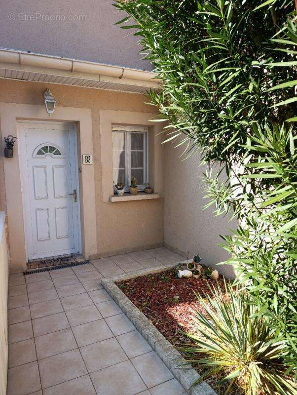 Maison à SAINT-PIERRE-DU-PERRAY