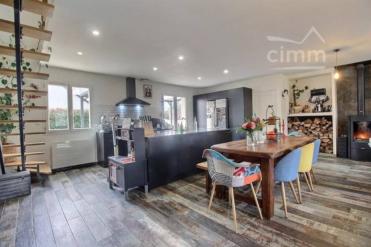 Maison à CINQ-MARS-LA-PILE