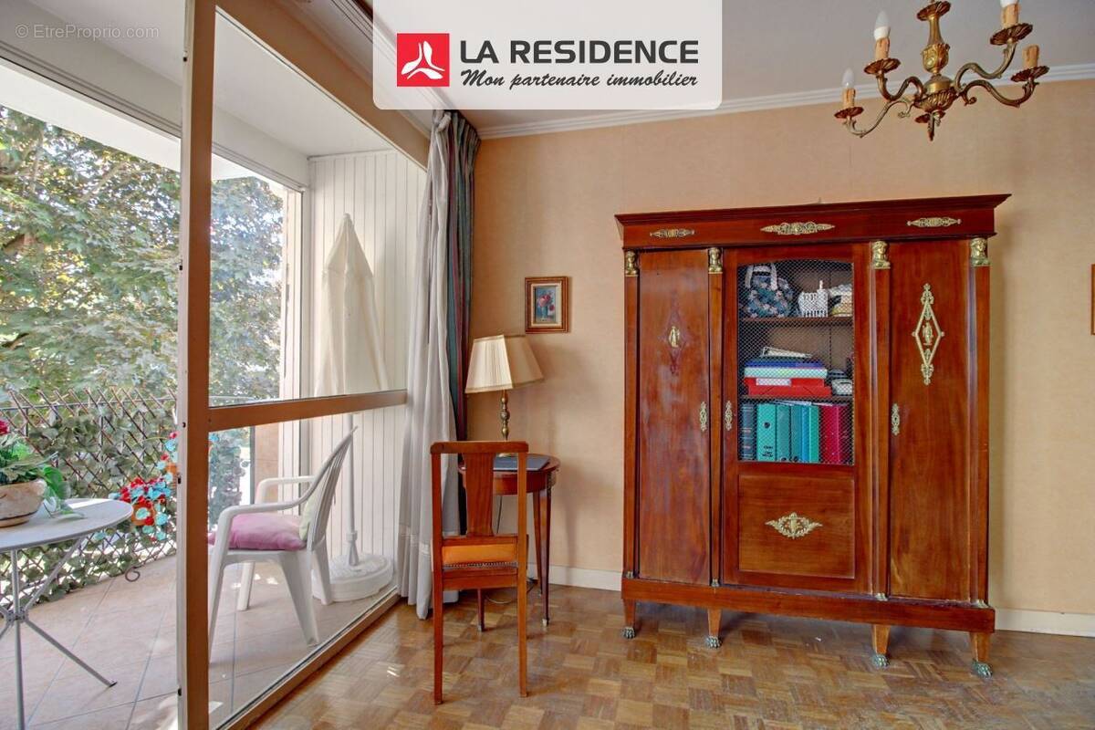 Appartement à LES MUREAUX