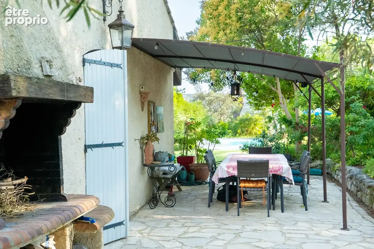 Maison d'architecte à Gignac-la-Nerthe , avec piscine et grand terrain - photo 17