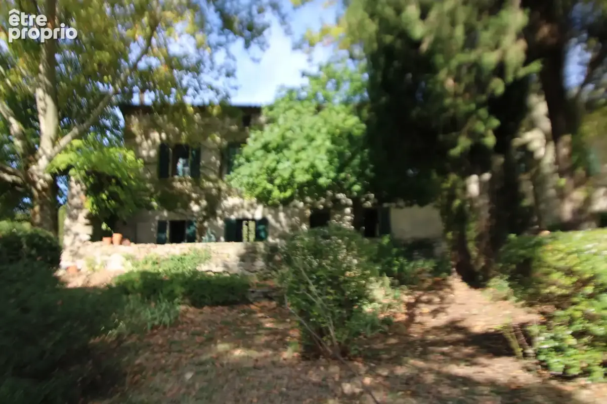 Mas 300 m2 sur 5 hectares. - photo 8