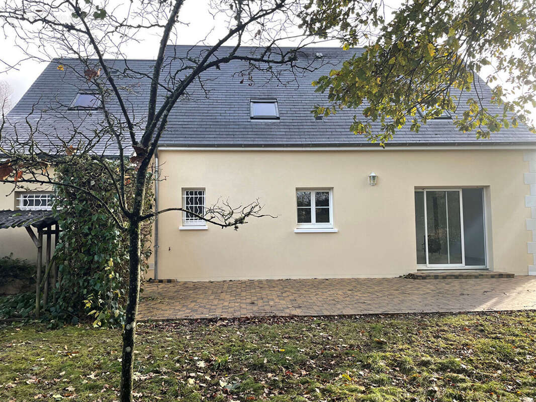 Maison à PARCAY-MESLAY