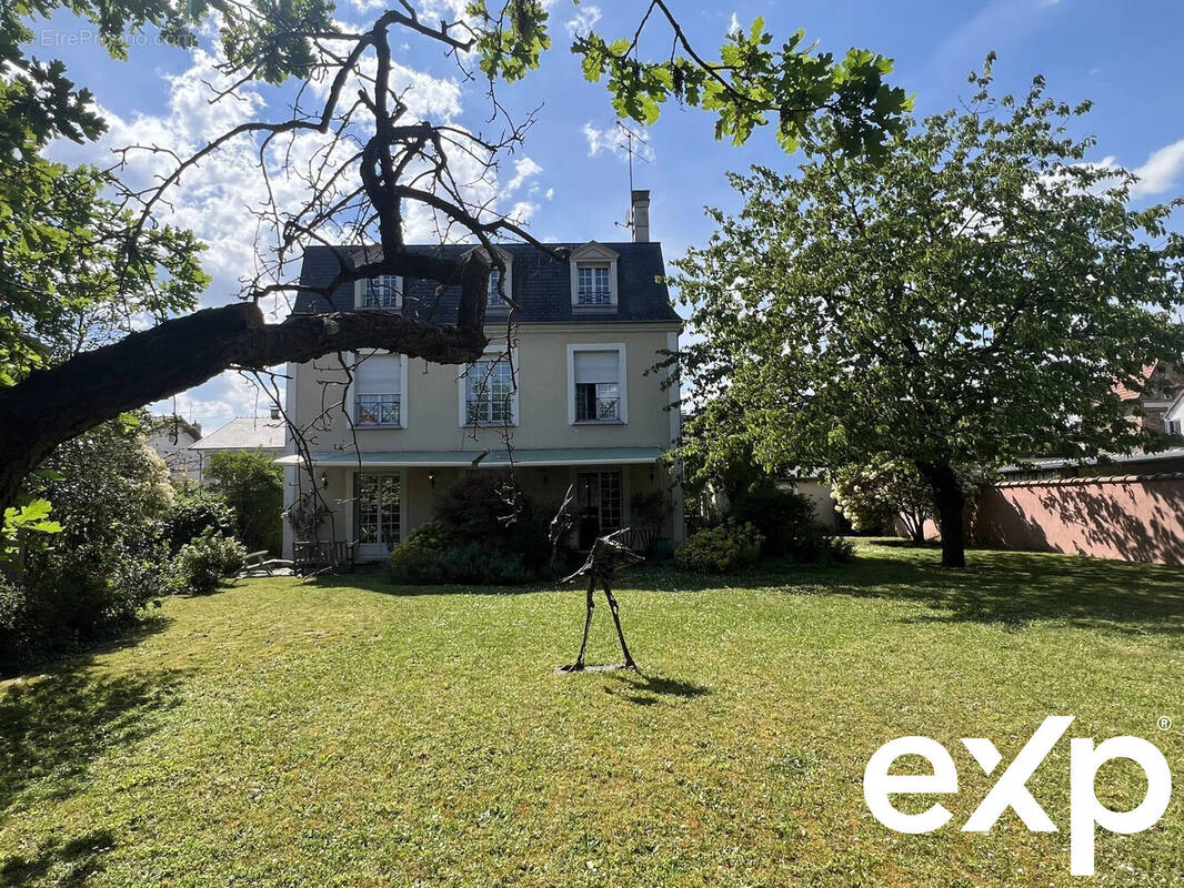 Maison à SAINT-MAUR-DES-FOSSES