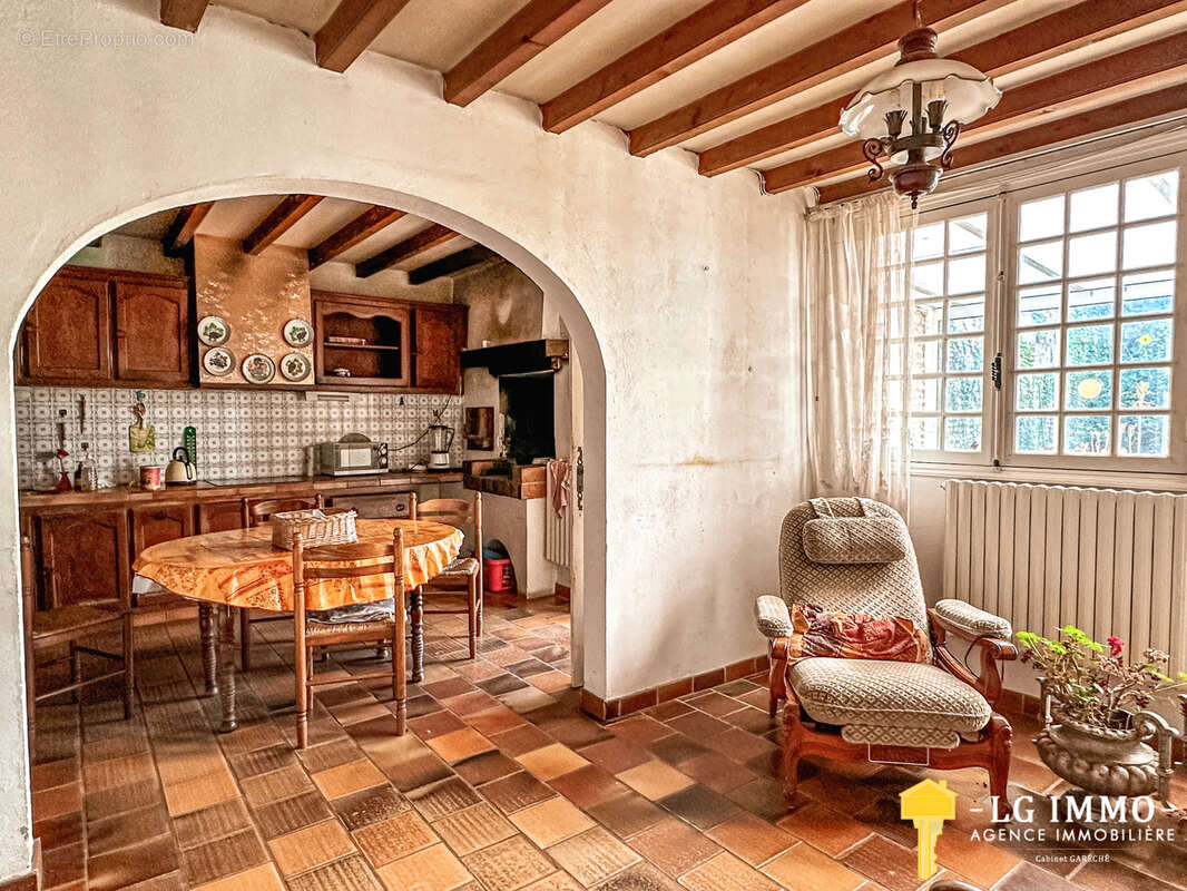 Maison à VILLARS-EN-PONS