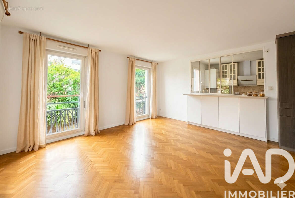 Photo 3 - Appartement à GENNEVILLIERS