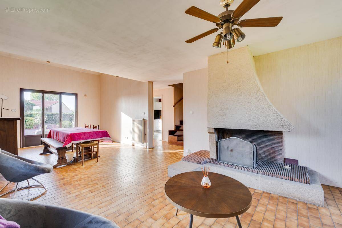 Maison à DREMIL-LAFAGE