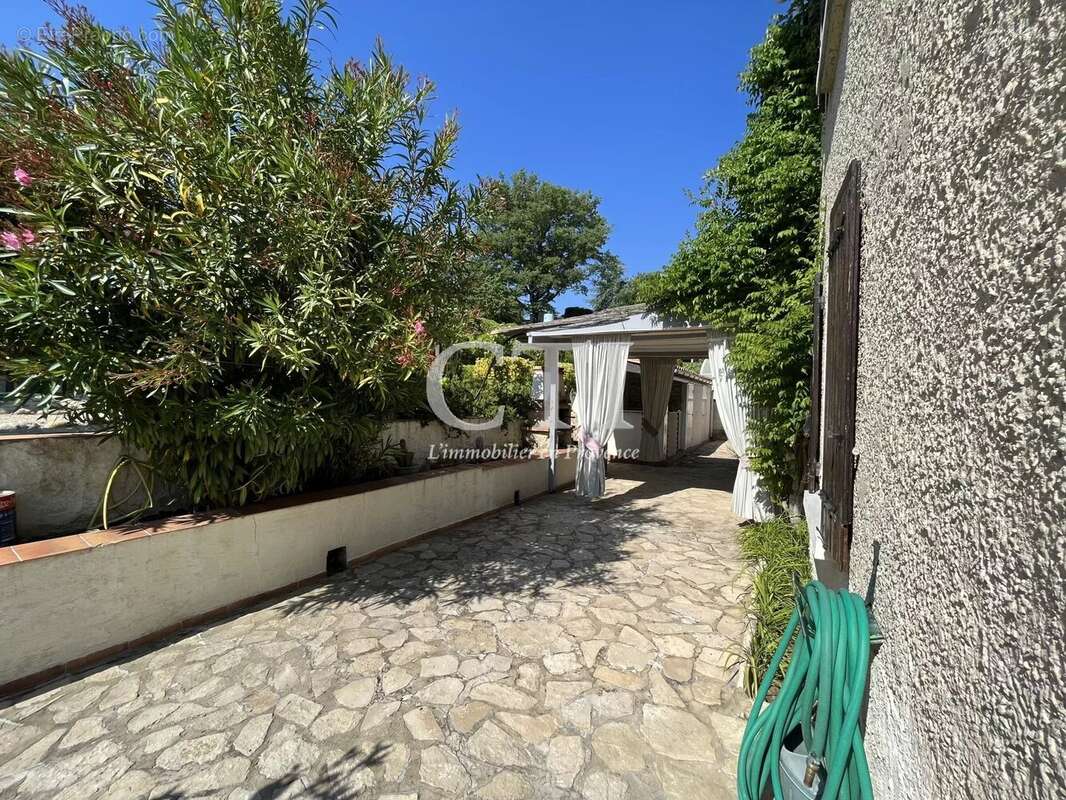 Maison à VAISON-LA-ROMAINE
