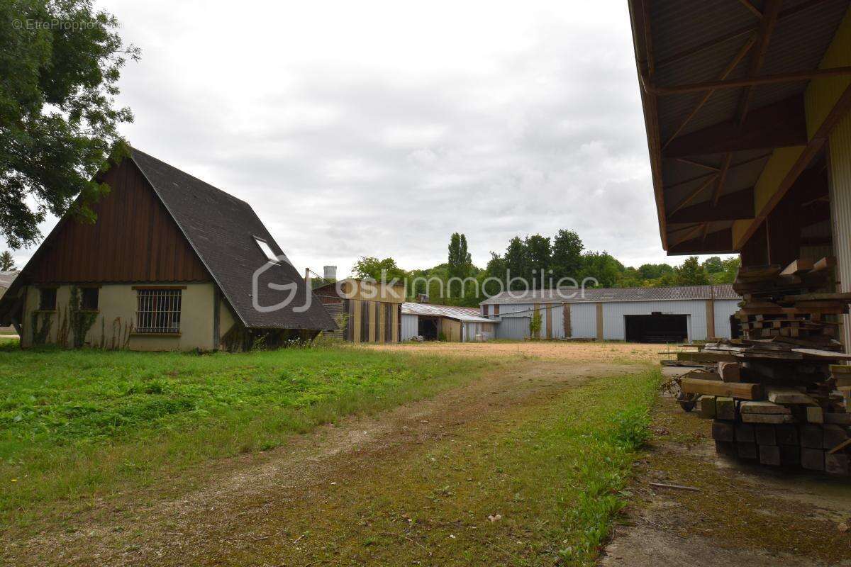 Commerce à GALLARDON