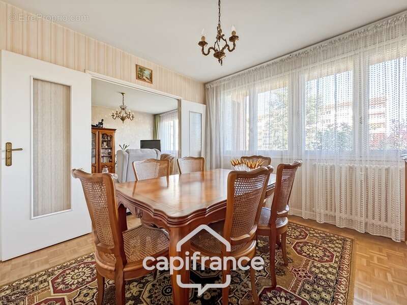 Appartement à CHATENOY-LE-ROYAL