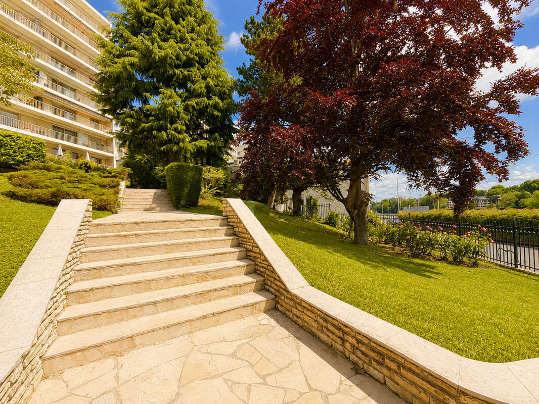 Appartement à COURBEVOIE