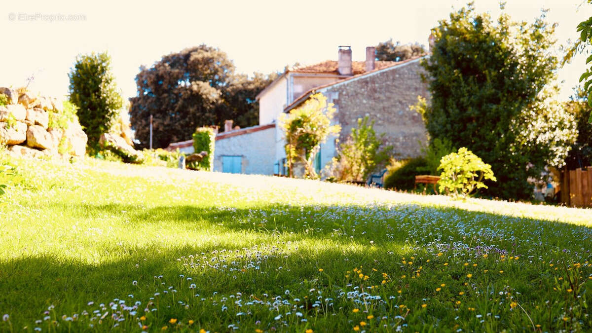 Maison à MESCHERS-SUR-GIRONDE