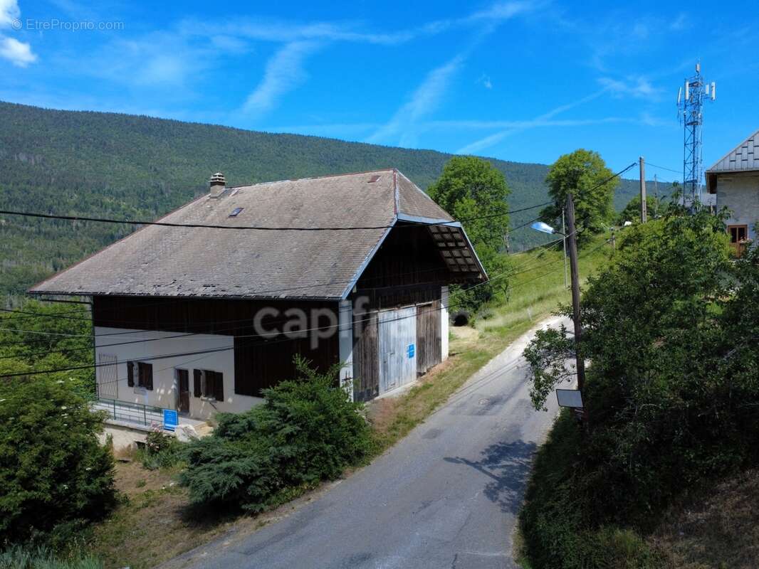 Maison T4 82m² avec Grange 300m² à rénover - photo 8