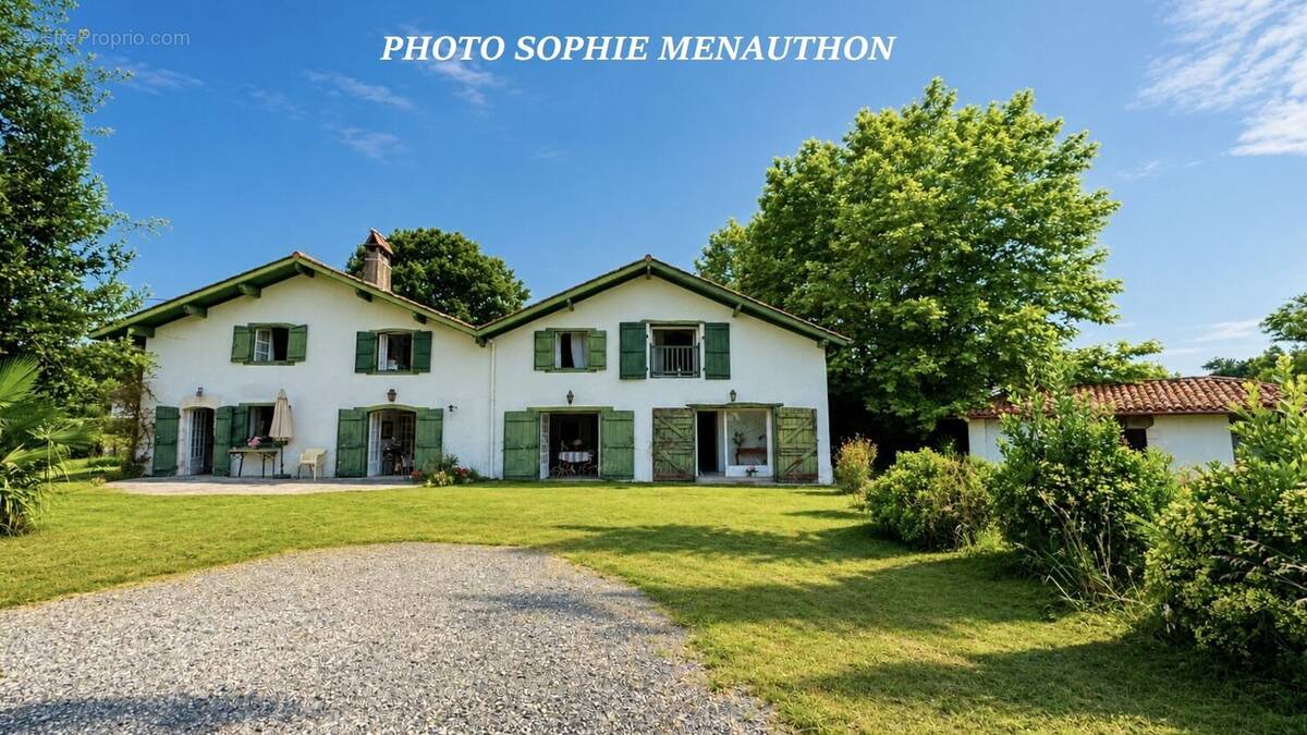 Maison à URT