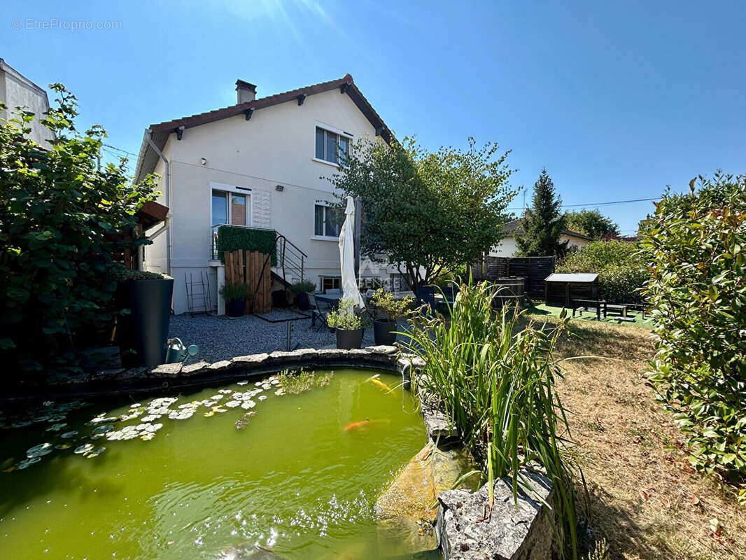 Maison Carrieres Sous Poissy 6 pièce(s) 115.62 m2 - photo 2
