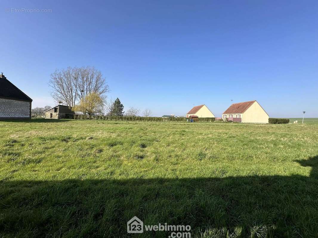 Tous les réseaux sont à proximité ! - Terrain à MORTIERS
