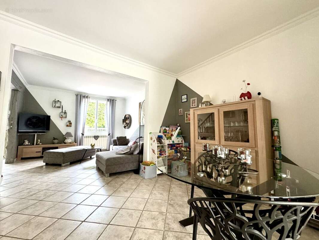 SÉJOUR  - Maison à GOURNAY-SUR-MARNE