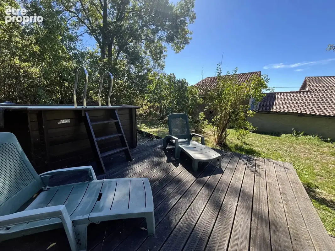 Ensemble immobilier à ETAGNAC - photo 22