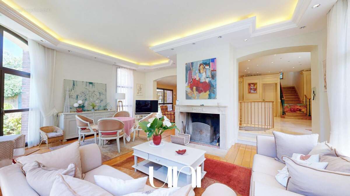 Maison 6 pièces de 350 m2  - CAEN - photo 12
