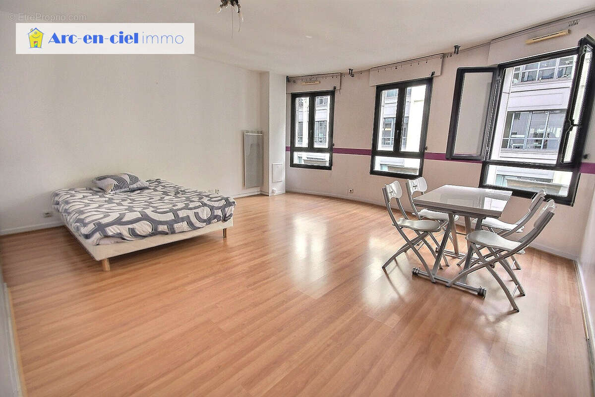 Appartement à PARIS-18E