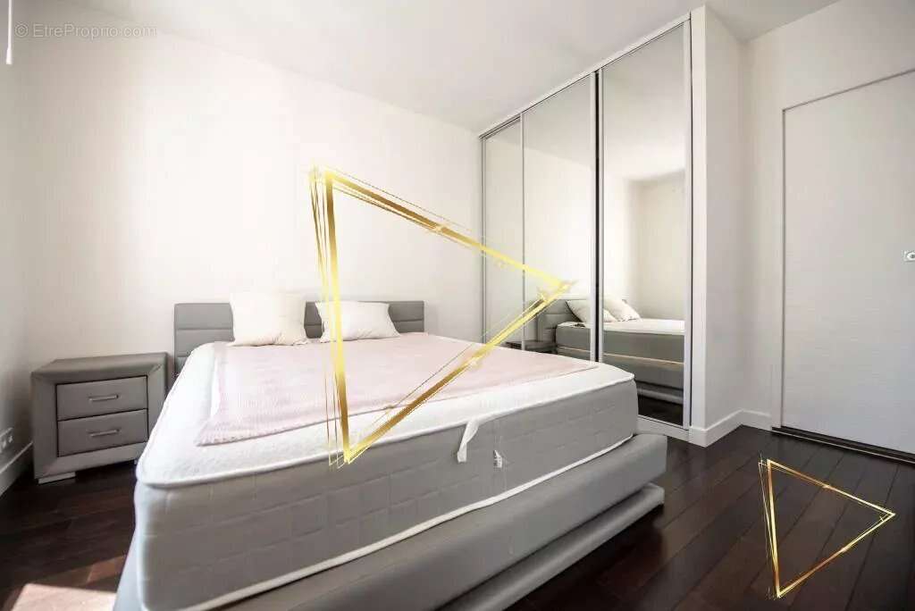 Appartement à PARIS-1E
