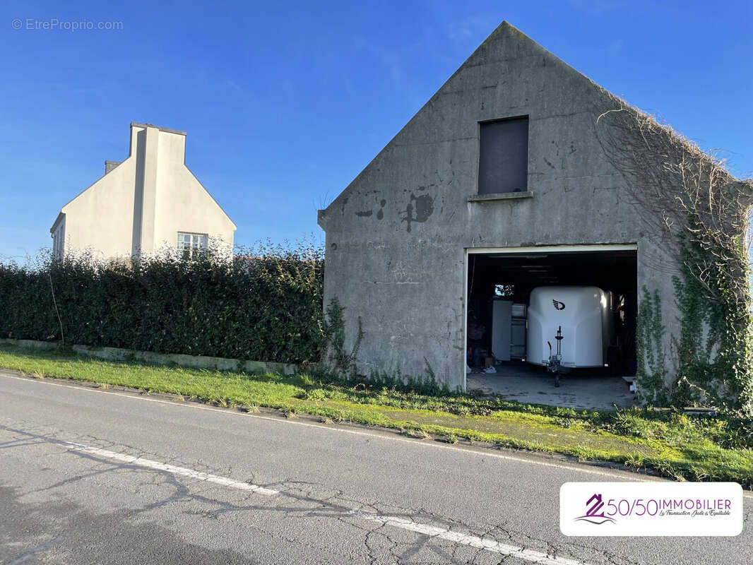 Maison à PLOUNEVEZ-LOCHRIST