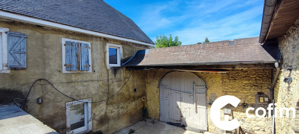 Maison à ESCOUT