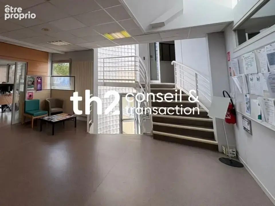 Commerce 1 150 m² à vendre à Saint-Lo (50000) - photo 1