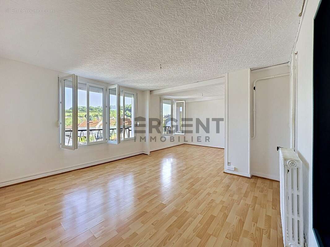 Appartement à CHARLEVILLE-MEZIERES