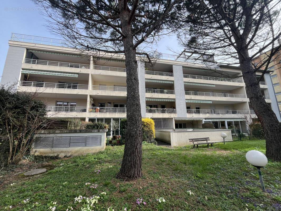 Appartement à SATHONAY-CAMP