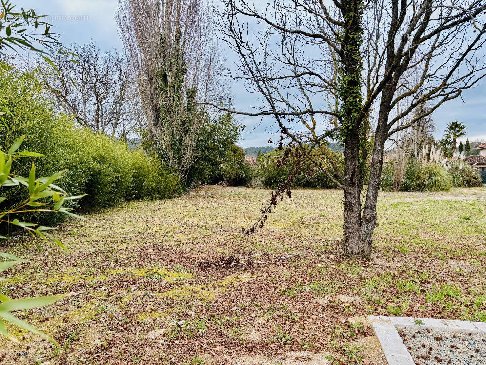 Terrain à PIGNANS