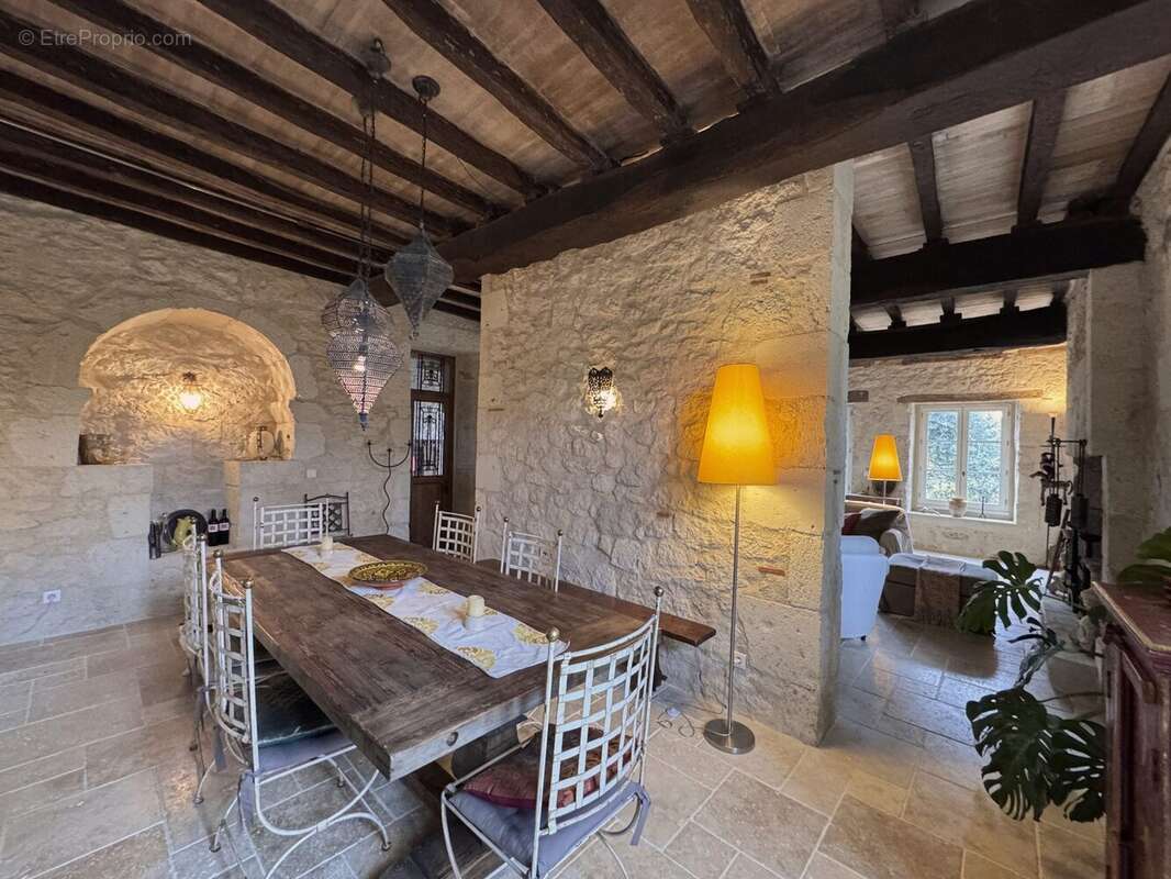 Maison à LA ROMIEU