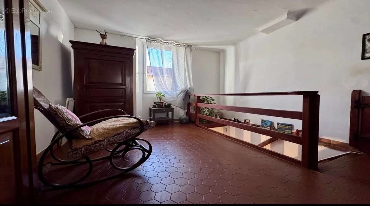Appartement à LA LONDE-LES-MAURES