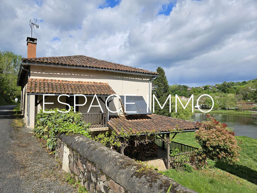 Maison à LIVINHAC-LE-HAUT