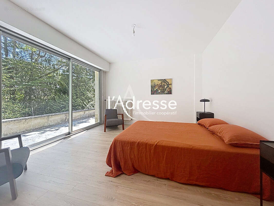 Maison d'architecte à vendre à Chambray-lès-Tours - 215m² sur terrain de 2500m² - photo 7