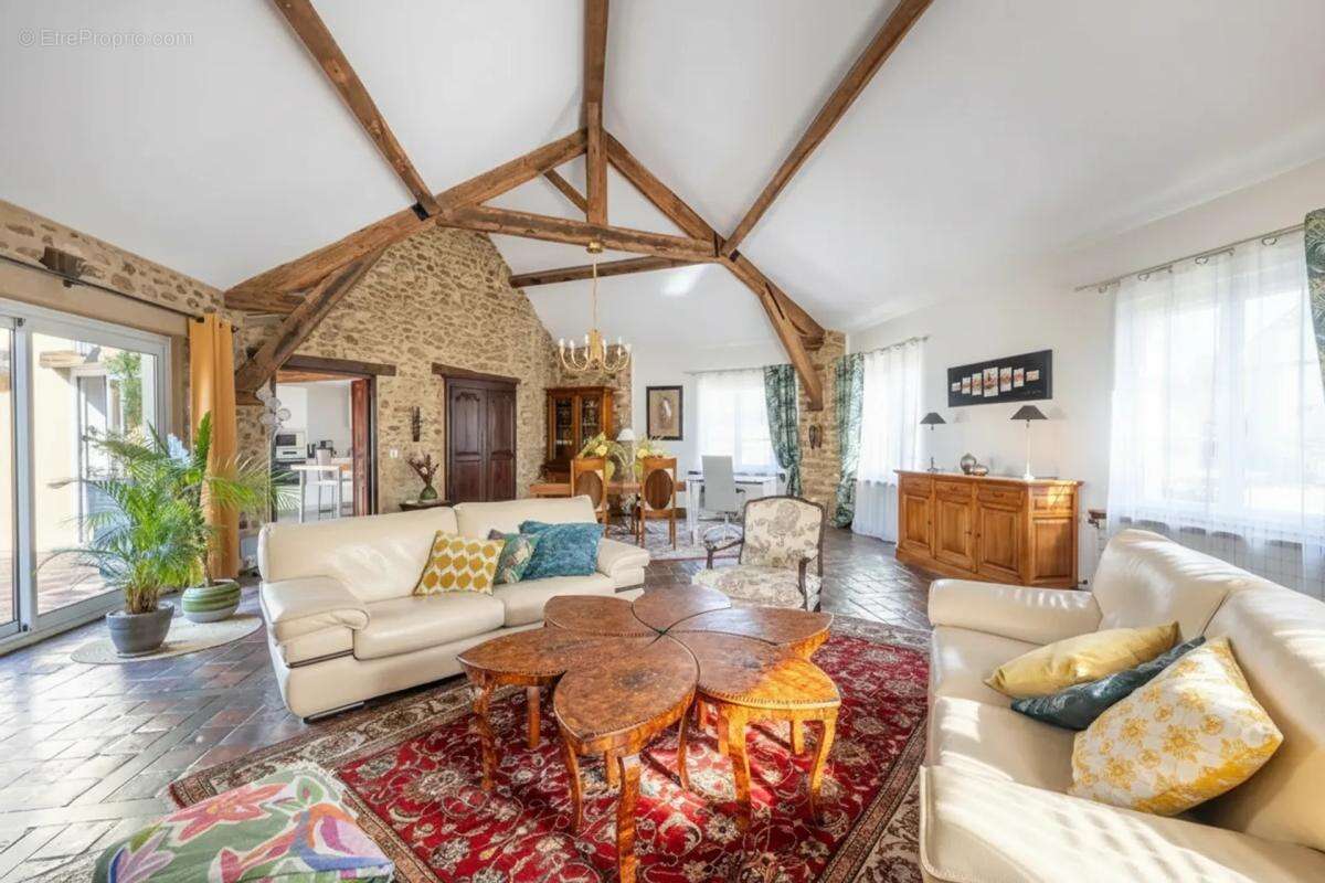 Élégante maison en pierre, 298m² à Flacourt - photo 2