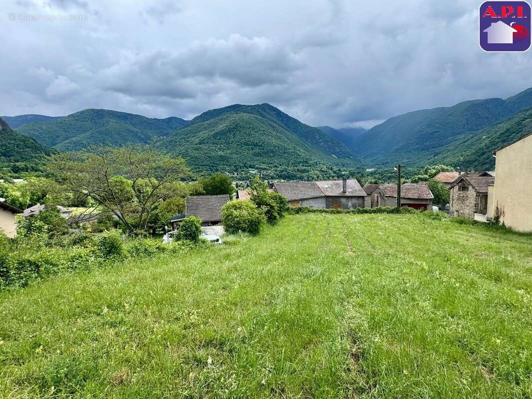 Terrain à LES CABANNES