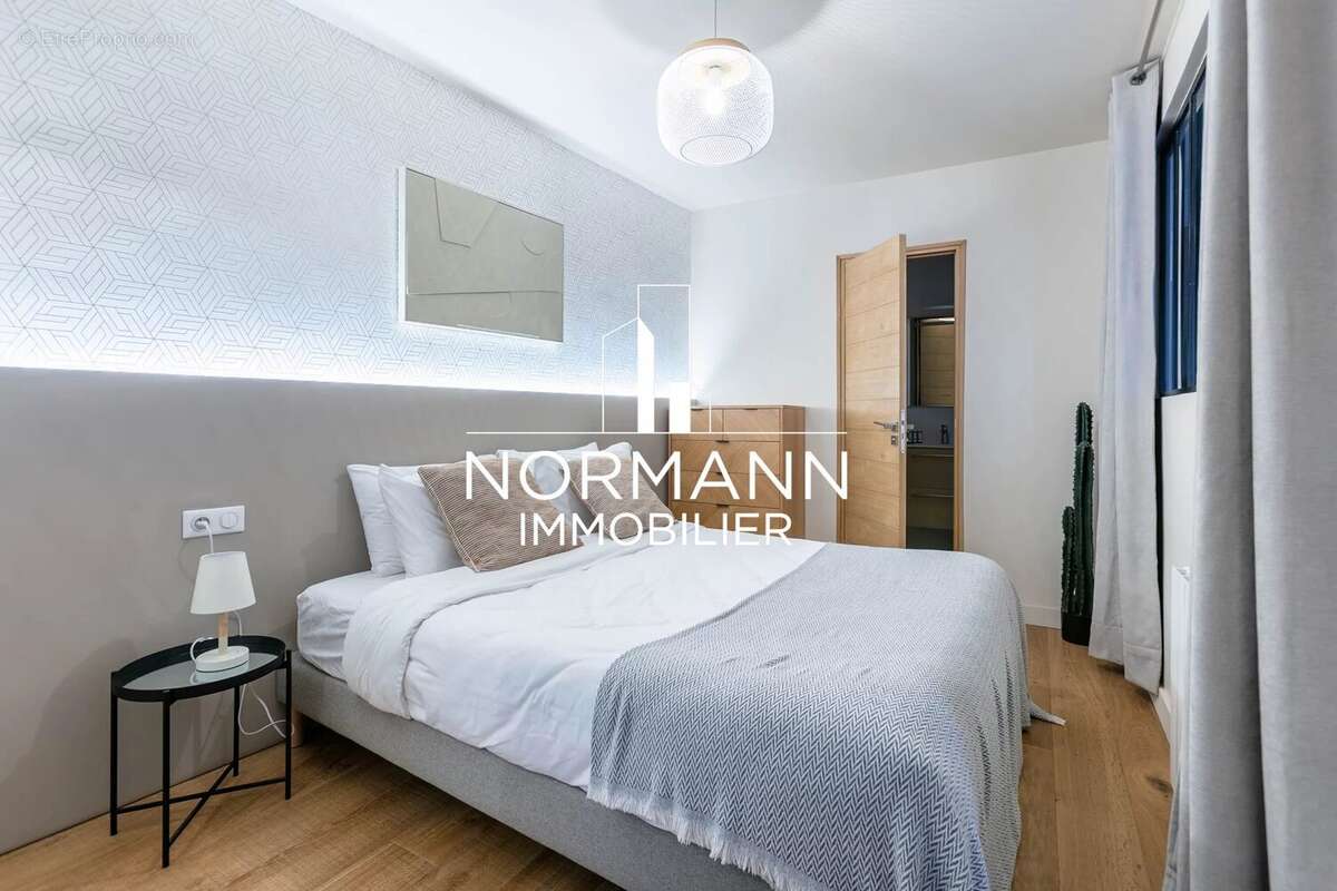 Appartement à PARIS-3E