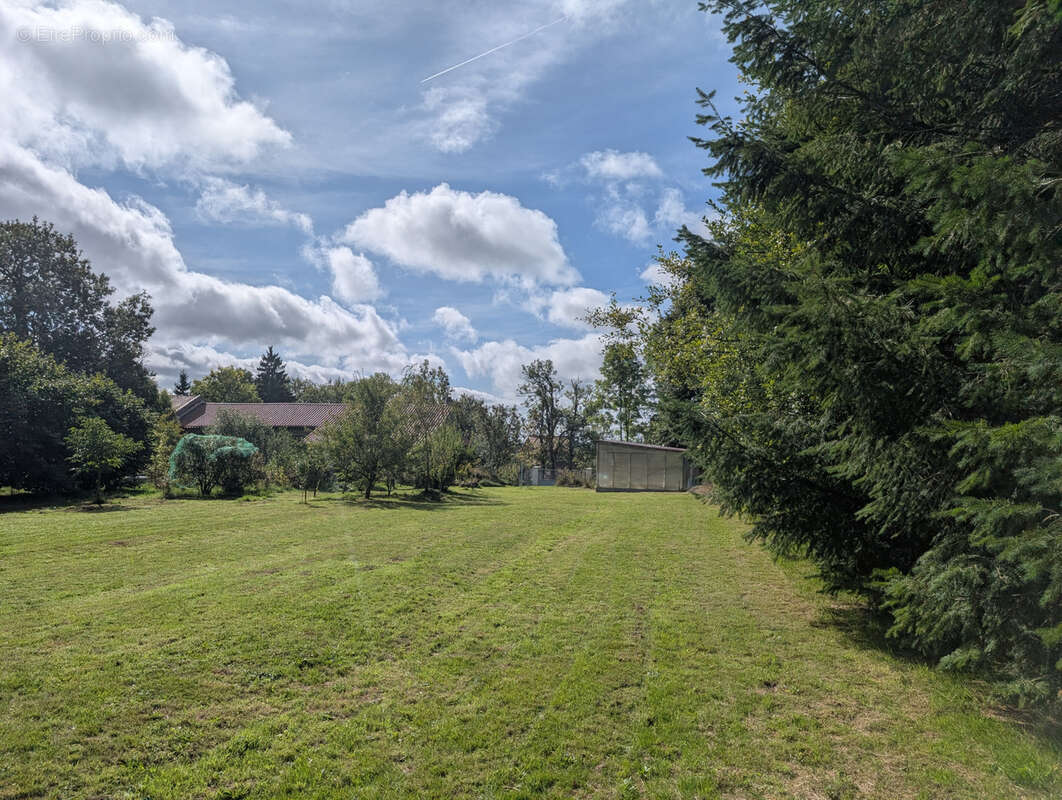 Maison à SAINT-JEAN-D'AUBRIGOUX